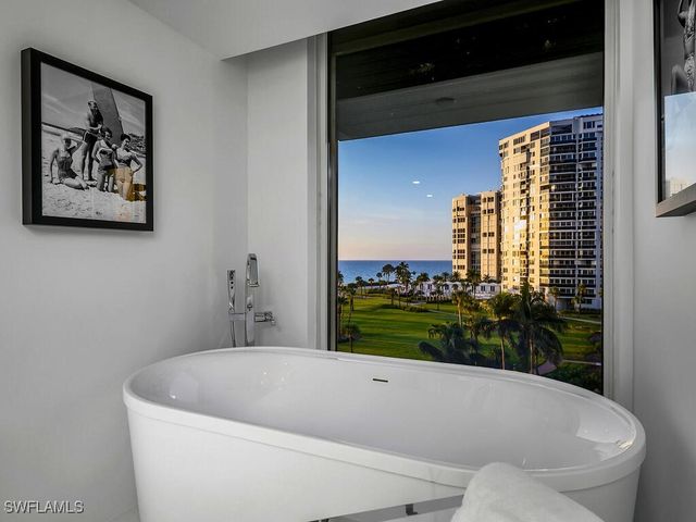 4021 Gulf Shore BLVD N 403, Naples, FL 34103