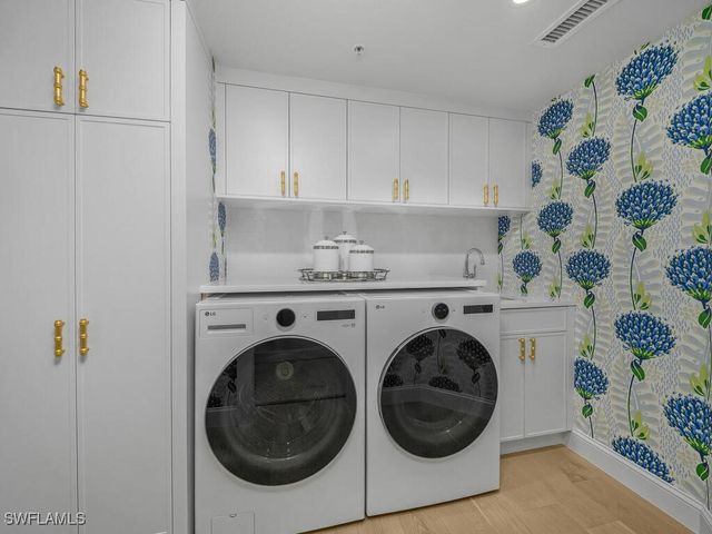 4021 Gulf Shore BLVD N 403, Naples, FL 34103