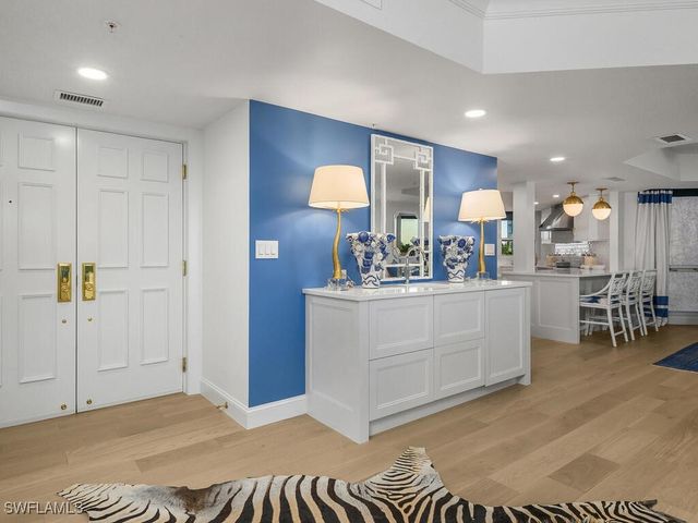 4021 Gulf Shore BLVD N 403, Naples, FL 34103