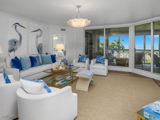 4021 Gulf Shore BLVD N 403, Naples, FL 34103