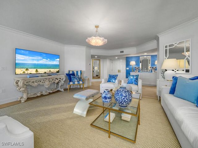 4021 Gulf Shore BLVD N 403, Naples, FL 34103