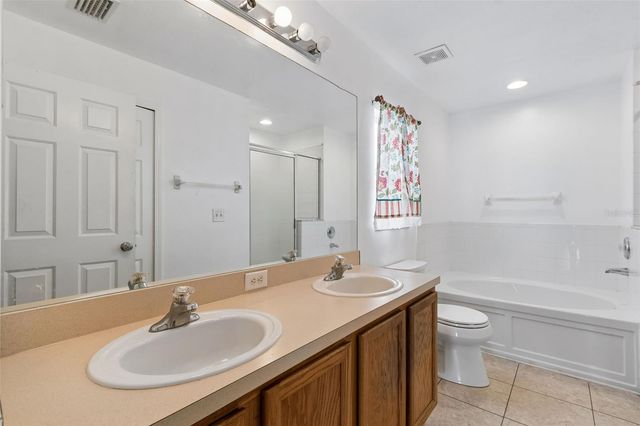 7643 WEEHAWKEN DRIVE, Zephyrhills, FL 33540