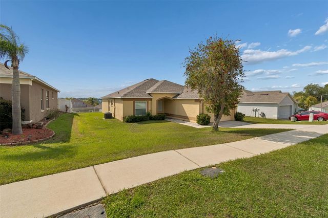 7643 WEEHAWKEN DRIVE, Zephyrhills, FL 33540