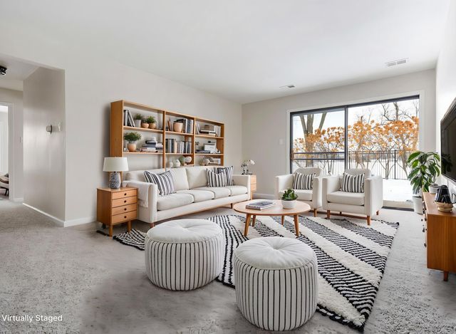 847 E Coach Road 1, Palatine, IL 60074