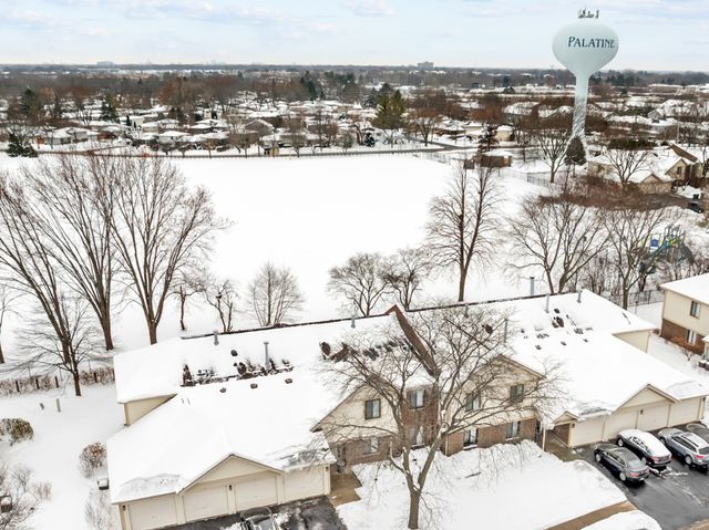 847 E Coach Road 1, Palatine, IL 60074