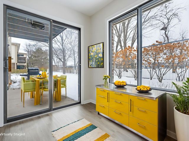 847 E Coach Road 1, Palatine, IL 60074