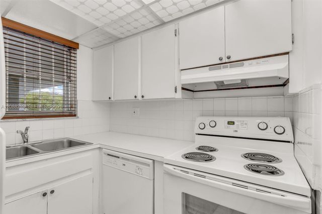 210 Fontainebleau Boulevard 410, Miami, FL 33172