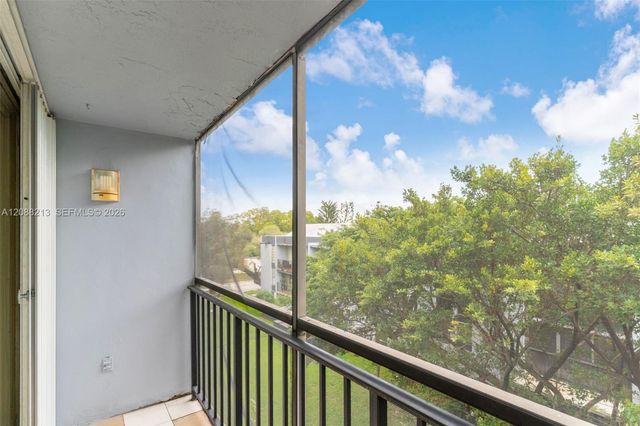 210 Fontainebleau Boulevard 410, Miami, FL 33172