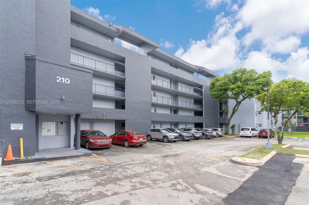 210 Fontainebleau Boulevard 410, Miami, FL 33172