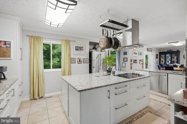 12844 VALLEYHILL ST, Woodbridge, VA 22192