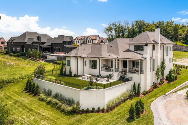 8073 Heirloom Blvd, College Grove, TN 37046