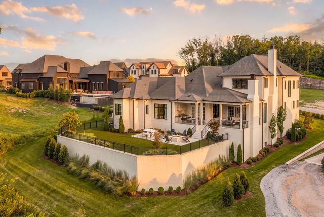 8073 Heirloom Blvd, College Grove, TN 37046