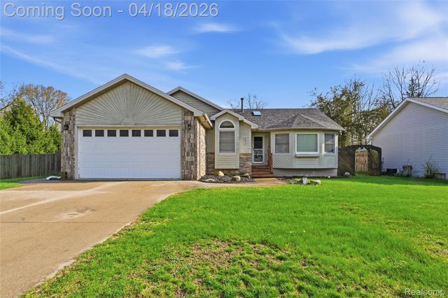 503 W Hamburg Street, Pinckney Village, MI 48169