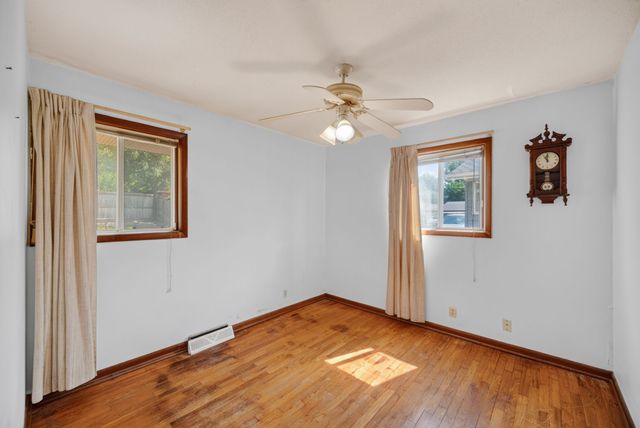 100 E Maxwelton Drive, Des Moines, IA 50315