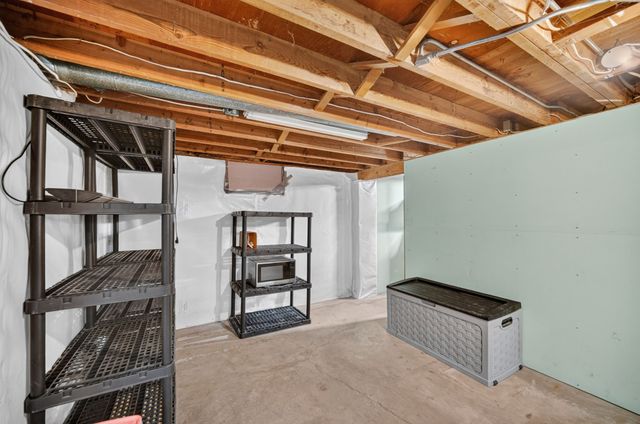 100 E Maxwelton Drive, Des Moines, IA 50315