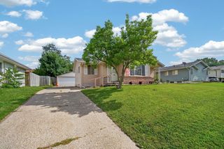 100 E Maxwelton Drive, Des Moines, IA 50315