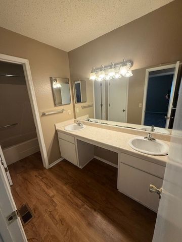 782 N Storer Avenue, Fayetteville, AR 72701