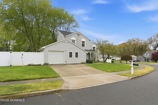 22 Bunker Hill Drive, Howell, NJ 07731