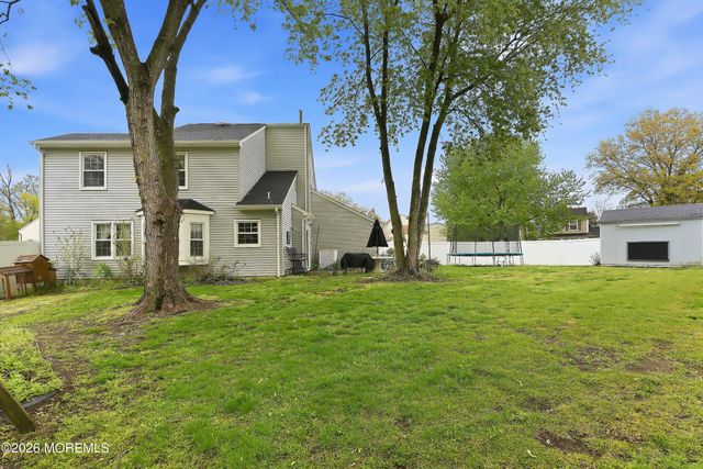 22 Bunker Hill Drive, Howell, NJ 07731