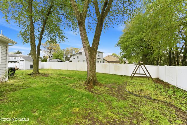 22 Bunker Hill Drive, Howell, NJ 07731