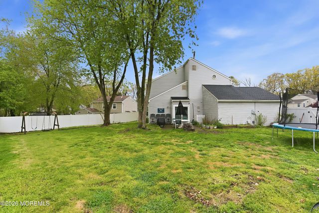 22 Bunker Hill Drive, Howell, NJ 07731