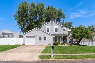 22 Bunker Hill Drive, Howell, NJ 07731