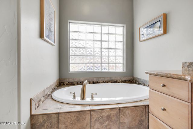 439 W Coyote Moon Place, Oro Valley, AZ 85755