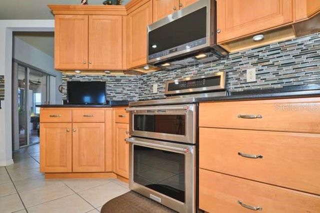 844 NE 6TH AVENUE, Cape Coral, FL 33909