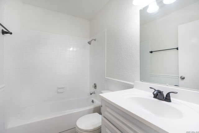 7506 LINCOLN VILLAGE DR, San Antonio, TX 78244