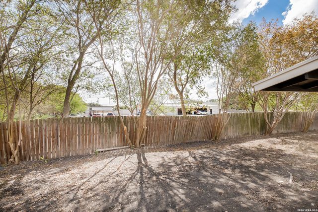 7506 LINCOLN VILLAGE DR, San Antonio, TX 78244