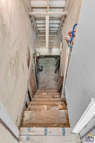 1156 SW Woodward AVE, Topeka, KS 66604