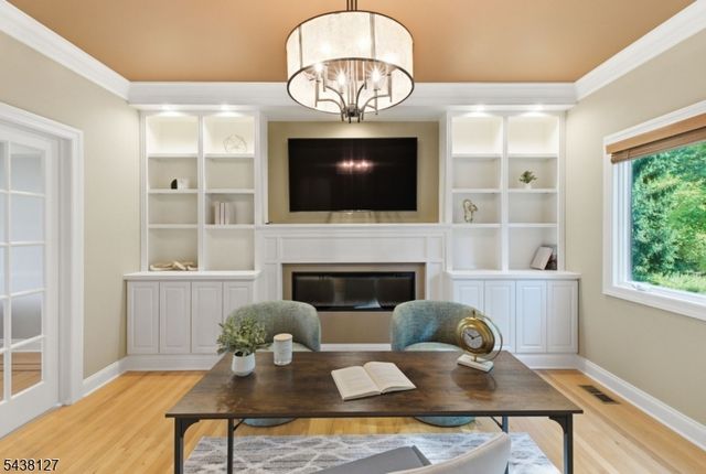 2 Michele Crossing, Raritan Twp., NJ 08822
