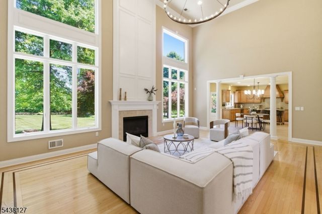 2 Michele Crossing, Raritan Twp., NJ 08822