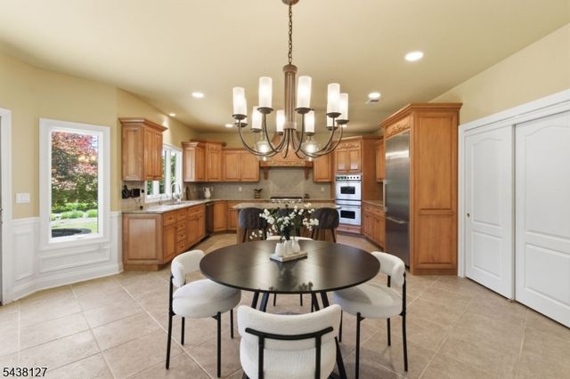 2 Michele Crossing, Raritan Twp., NJ 08822