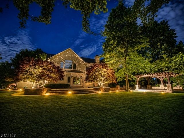 2 Michele Crossing, Raritan Twp., NJ 08822