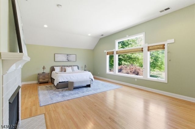 2 Michele Crossing, Raritan Twp., NJ 08822