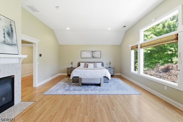 2 Michele Crossing, Raritan Twp., NJ 08822