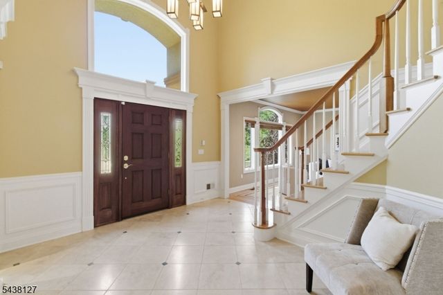 2 Michele Crossing, Raritan Twp., NJ 08822