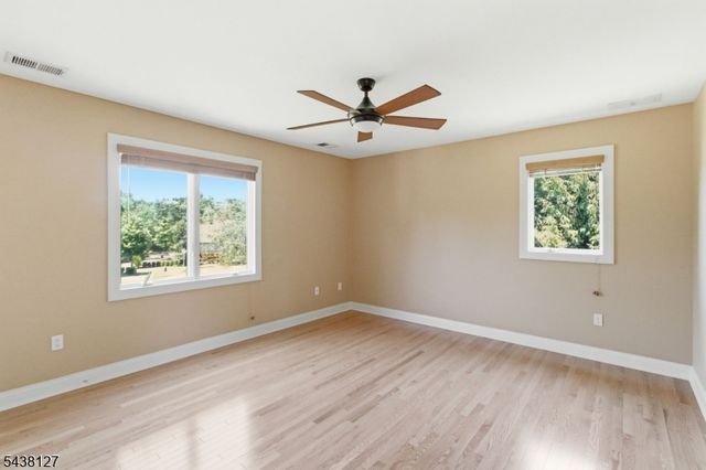 2 Michele Crossing, Raritan Twp., NJ 08822