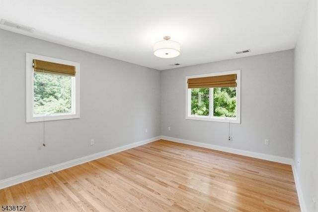 2 Michele Crossing, Raritan Twp., NJ 08822