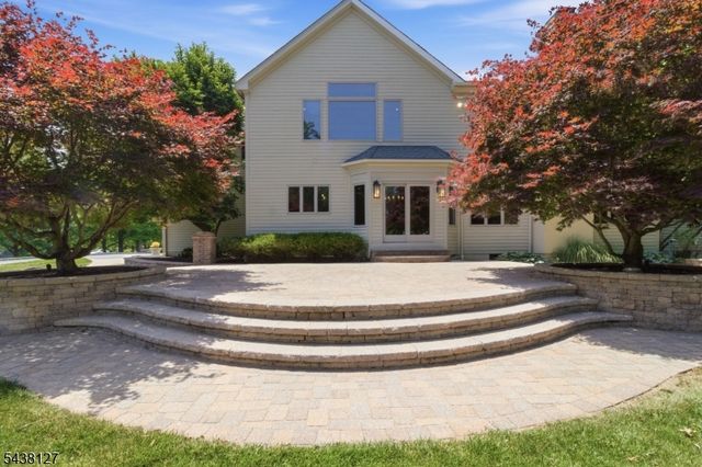 2 Michele Crossing, Raritan Twp., NJ 08822
