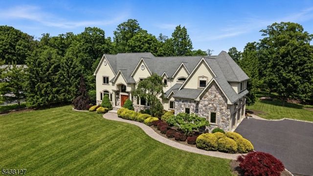 2 Michele Crossing, Raritan Twp., NJ 08822
