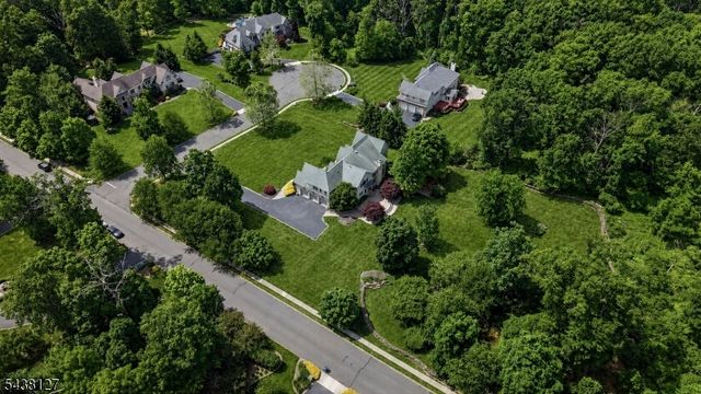 2 Michele Crossing, Raritan Twp., NJ 08822