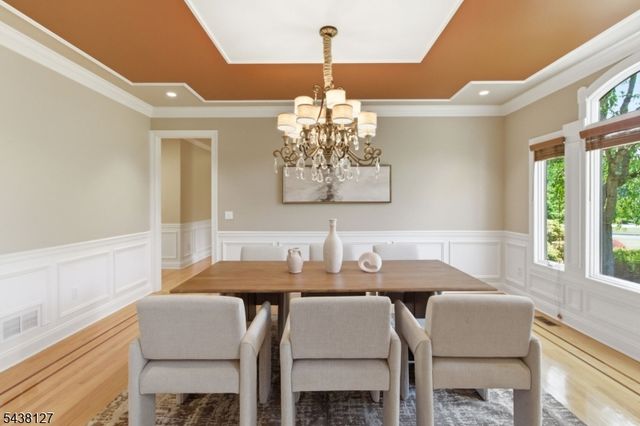 2 Michele Crossing, Raritan Twp., NJ 08822