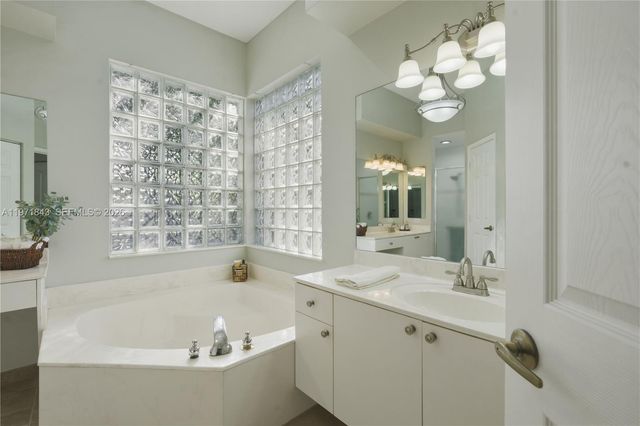 12846 NW 18th Ct, Pembroke Pines, FL 33028