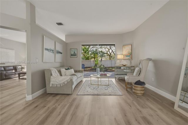 12846 NW 18th Ct, Pembroke Pines, FL 33028