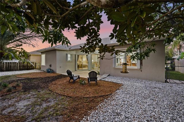 12846 NW 18th Ct, Pembroke Pines, FL 33028