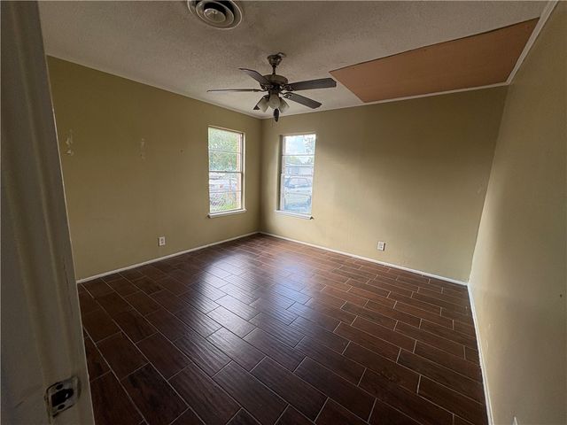 6026 Orms Dr, Corpus Christi, TX 78412