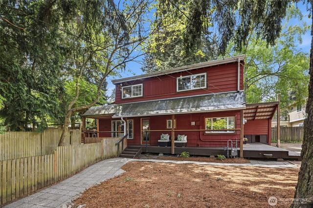15749 Wallingford Avenue N, Shoreline, WA 98133