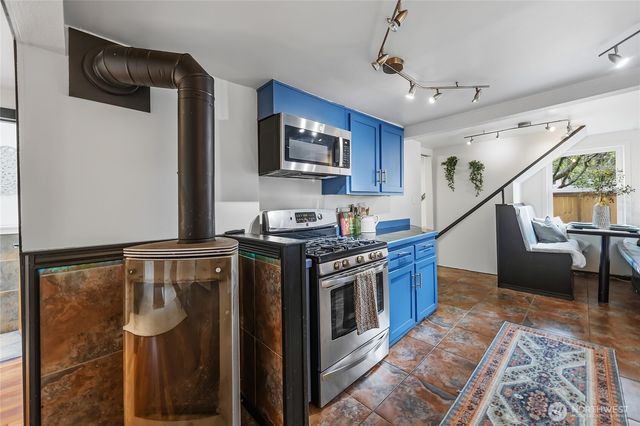15749 Wallingford Avenue N, Shoreline, WA 98133